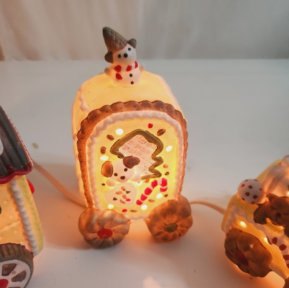 Vintage Delectable Gingerbread Train Night Light Set in Box - Picture 4 of 13